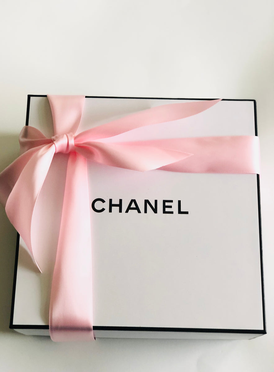 Chanel  Gifts, Gift wrapping, Wrap